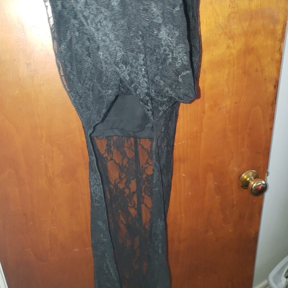 Formal dress - Picture 3 of 3